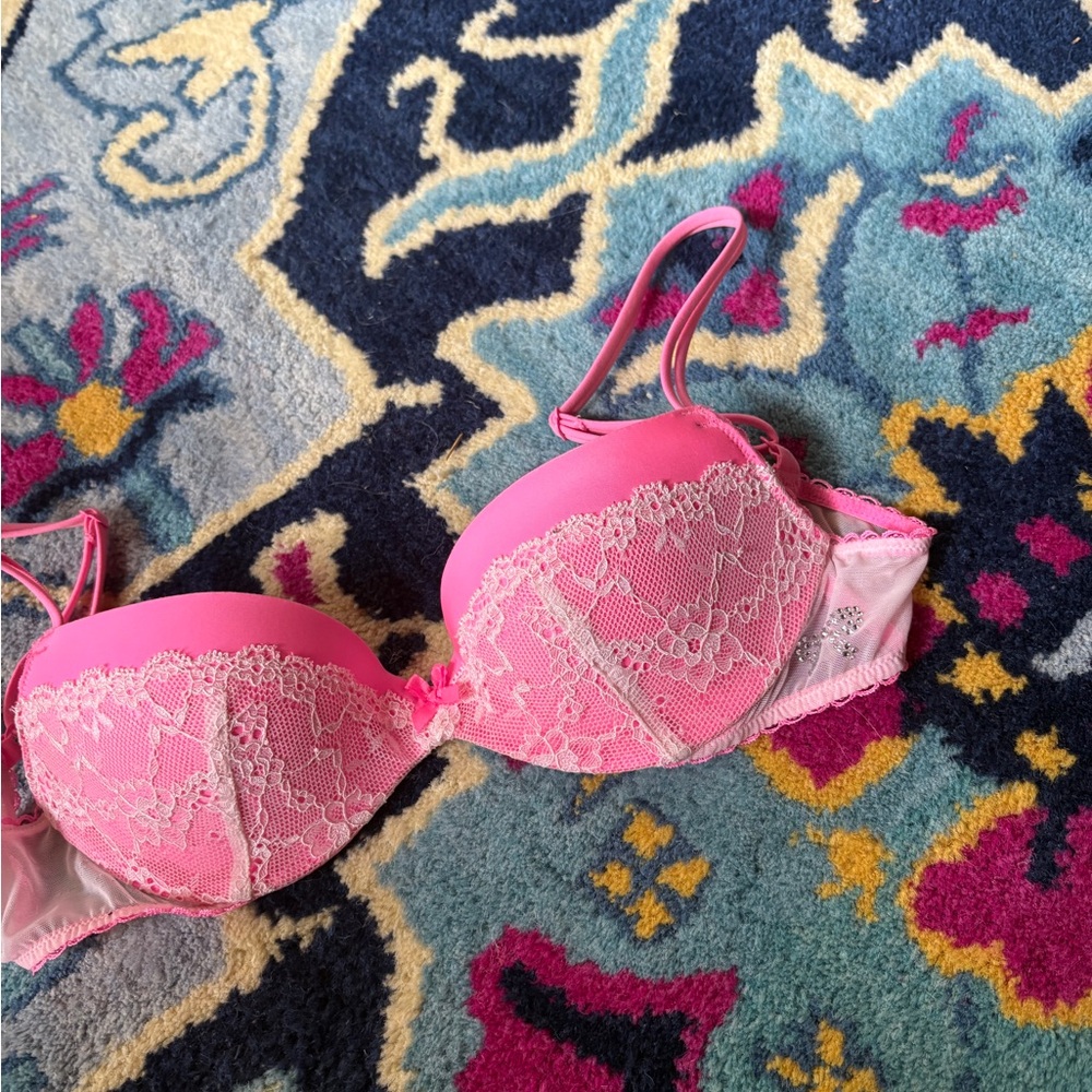 Victoria's Secret 32A Hot Pink Lace Push-Up Bra Padded Demi intimate wear